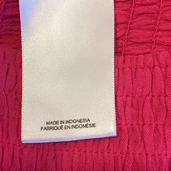 Express Ruffle Neck Smocked Top Button Accents S Pink 70X - Picture 10 of 10